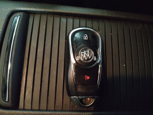 Used 2019 Buick Encore Preferred image 32