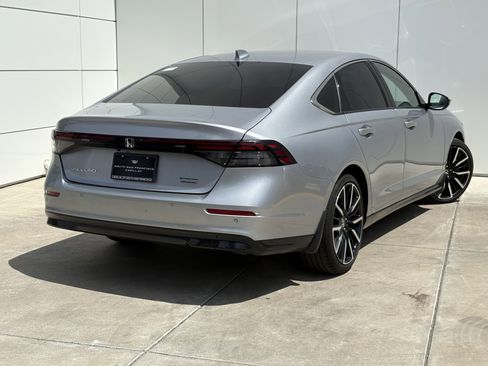 Used 2023 Honda Accord Touring image 7