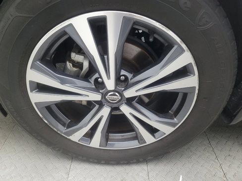 Used 2018 Nissan Rogue SL FWD image 31