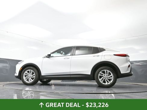 Used 2025 Buick Envista Preferred image 54