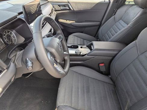 New 2026 Mitsubishi Outlander SE image 12