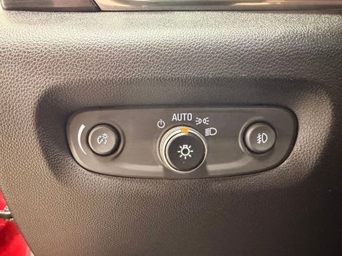 Used 2018 Chevrolet Traverse High Country AWD/4WD image 26