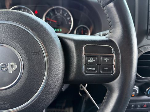 Used 2018 Jeep Wrangler Unlimited Sport S AWD/4WD image 17
