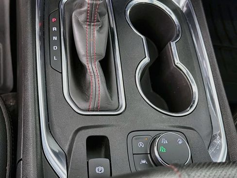 Used 2023 Chevrolet Traverse RS AWD/4WD image 22