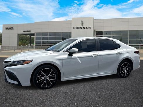 Used 2023 Toyota Camry SE FWD image 7