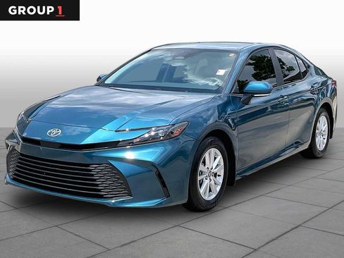 Used 2026 Toyota Camry LE w/ Convenience Package FWD image 1
