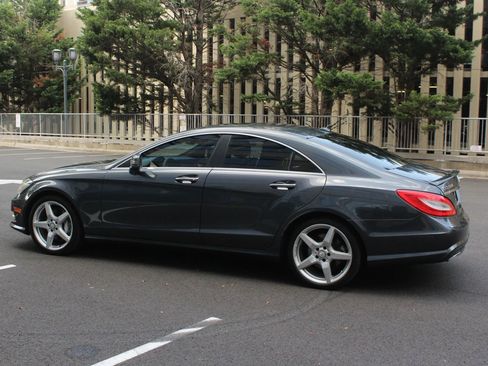 Used 2013 Mercedes-Benz CLS 550 w/ Premium I Pkg image 9