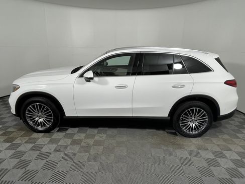 Used 2025 Mercedes-Benz GLC 300 image 2