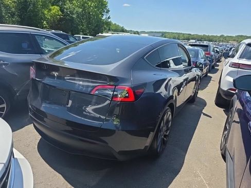 Used 2024 Tesla Model Y Performance AWD/4WD image 6