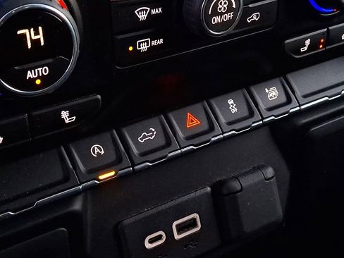 Used 2022 Chevrolet Silverado 1500 LT image 22