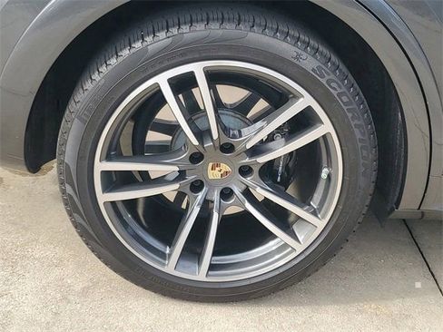 Used 2023 Porsche Cayenne Turbo AWD/4WD image 14
