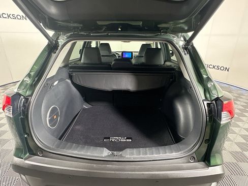 Used 2023 Toyota Corolla Cross XLE image 29