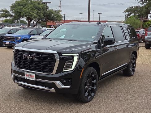 New 2026 GMC Yukon XL Denali w/ Denali Reserve Package AWD/4WD image 1