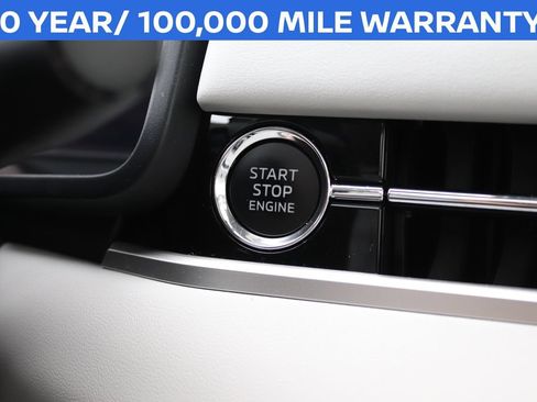 Used 2025 Mitsubishi Outlander AWD image 44