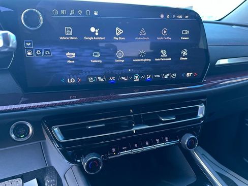 Used 2024 Chevrolet Traverse RS image 54