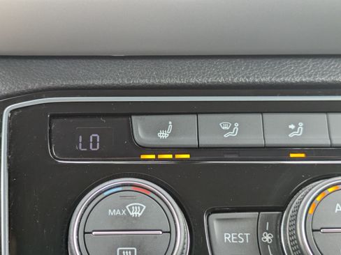 Certified 2023 Volkswagen Atlas SE FWD image 23