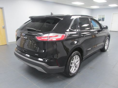 Certified 2024 Ford Edge SEL AWD/4WD image 5