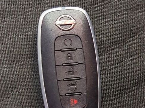 Used 2025 Nissan Pathfinder SV image 29