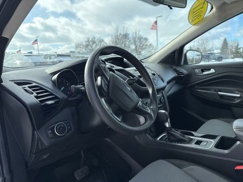 Used 2017 Ford Escape SE image 6
