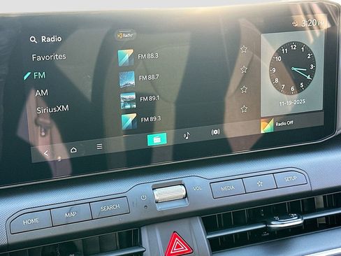 New 2025 Kia K4 LXS image 14