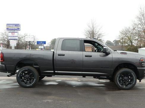 New 2026 RAM 2500 Big Horn AWD/4WD image 4