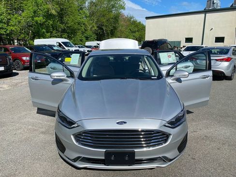 Used 2019 Ford Fusion SEL image 30