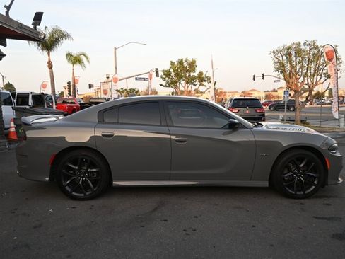 Used 2019 Dodge Charger R/T w/ Blacktop Package image 13