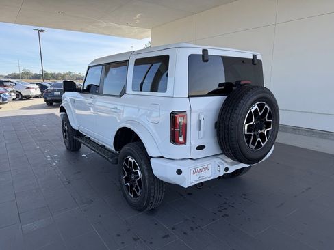 Used 2023 Ford Bronco Outer Banks image 8