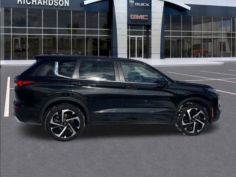 Used 2023 Mitsubishi Outlander SE Black Edition image 6