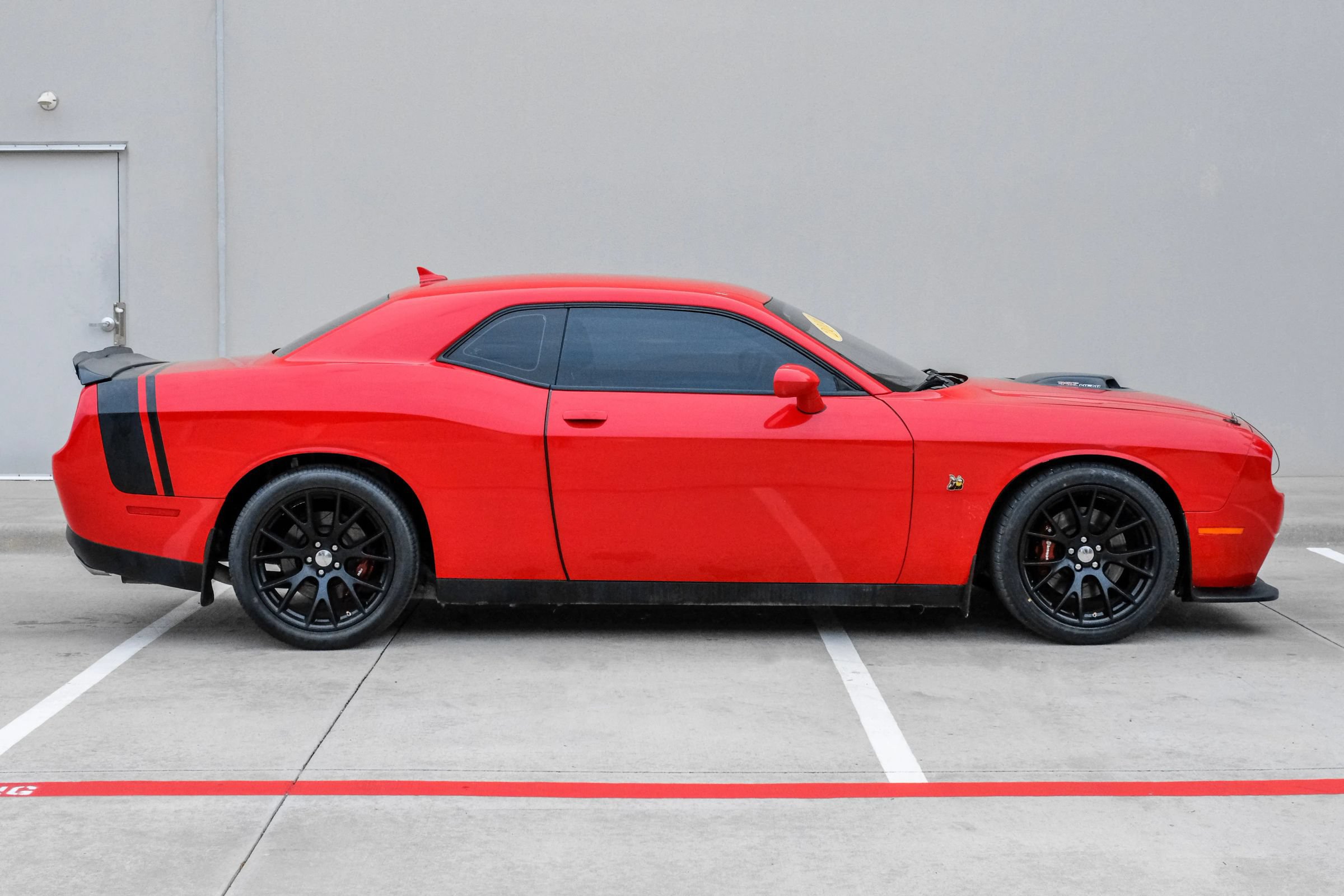 Used 2016 Dodge Challenger R/T Scat Pack RWD image 9