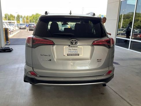 Used 2018 Toyota RAV4 XLE AWD/4WD image 20