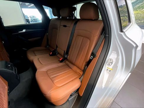 Used 2022 Audi Q5 2.0T Premium w/ Convenience Package image 21