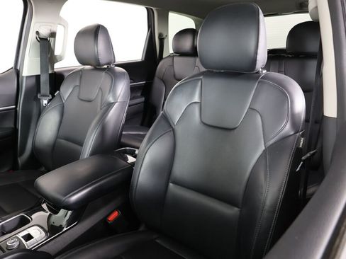 Used 2021 Kia Telluride LX image 11