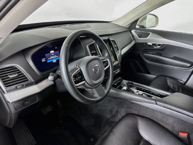 Used 2023 Volvo XC90 B5 Core AWD/4WD image 9