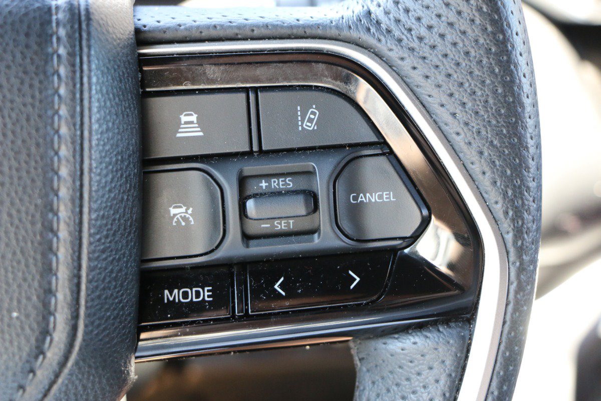 Used 2023 Toyota Sequoia Platinum AWD/4WD image 21