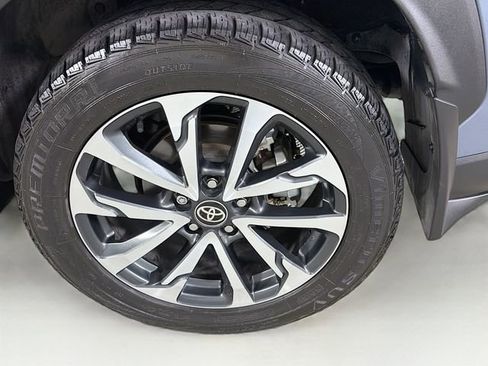 Used 2024 Toyota Corolla Cross XLE w/ Convenience Package FWD image 33