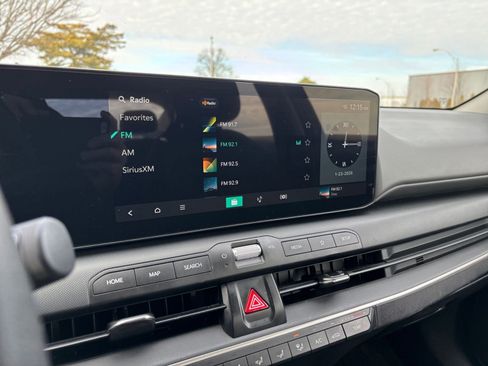 Used 2025 Kia K4 LXS image 21