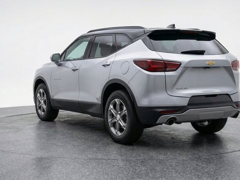 Used 2025 Chevrolet Blazer LT FWD image 6