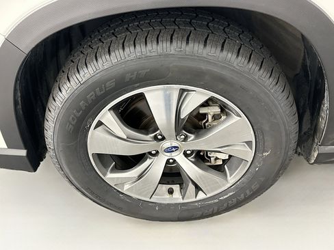 Used 2023 Subaru Ascent Premium w/ Convenience Package AWD/4WD image 11