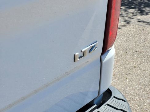 Used 2021 Chevrolet Silverado 1500 LTZ w/ LTZ Convenience Package II AWD/4WD image 12