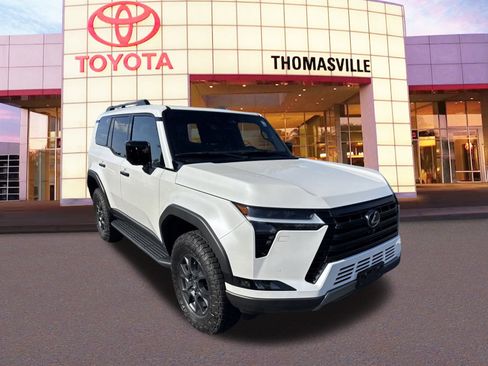Used 2025 Lexus GX 550 image 3