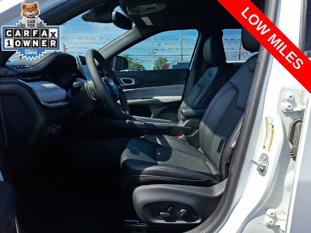 Used 2023 Jeep Compass Latitude w/ Sun and Sound Group AWD/4WD image 13