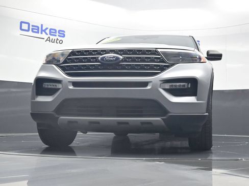 Used 2022 Ford Explorer XLT w/ Equipment Group 202A AWD/4WD image 41