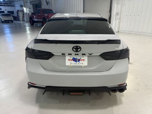 Used 2023 Toyota Camry SE w/ Convenience Package FWD image 4