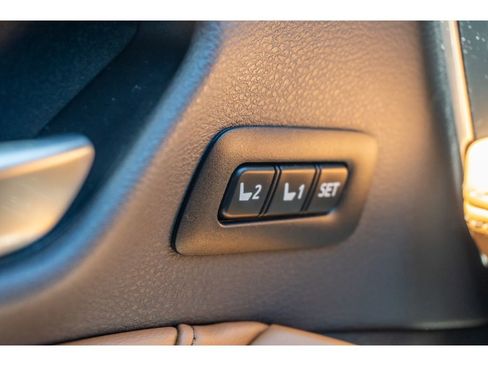 Used 2019 Toyota Avalon Limited w/ Advanced Safety Package image 32