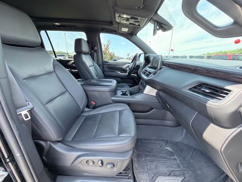 Used 2022 Chevrolet Suburban Z71 AWD/4WD image 25