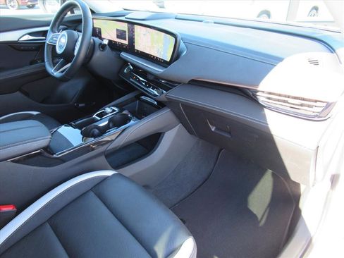 Used 2025 Buick Envision Sport Touring image 9