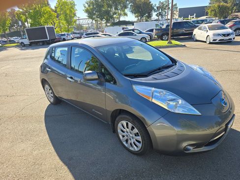 Used 2017 Nissan Leaf S w/ Charge Package FWD image 3