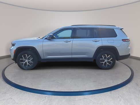New 2025 Jeep Grand Cherokee L Limited RWD image 8