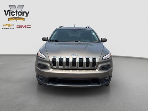 Used 2016 Jeep Cherokee Latitude w/ Comfort/Convenience Group AWD/4WD image 2
